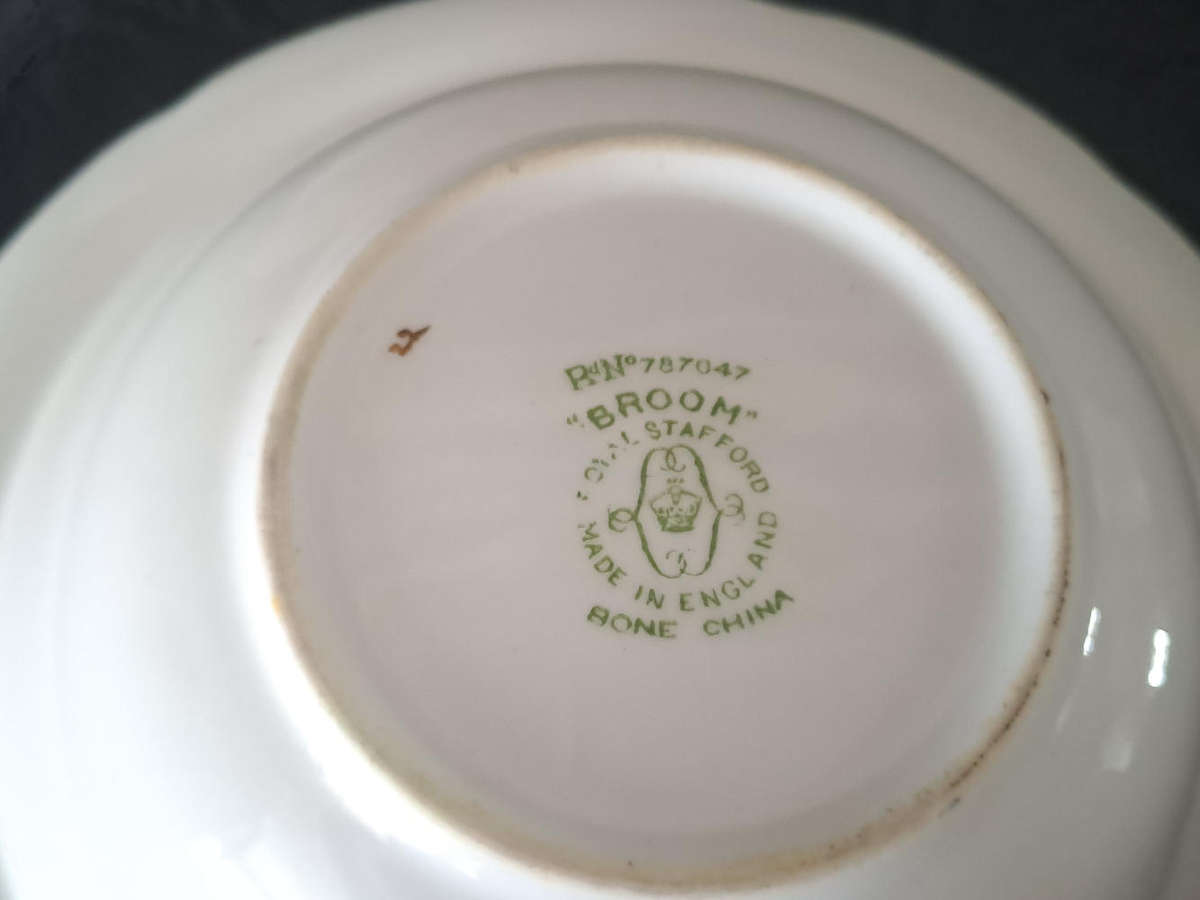 Vintage Royal Stafford dessert bowls x 6"Broom" pattern