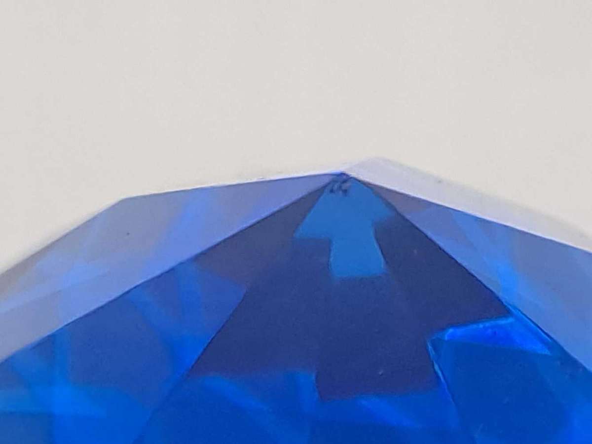 Prism glass paperweight, 8x6cm