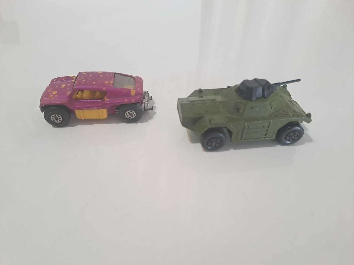 2 Matchbox cars