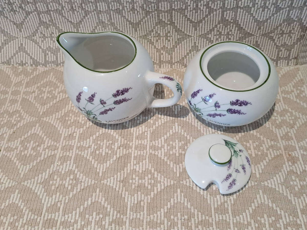 Weisenthal milk and sugar set