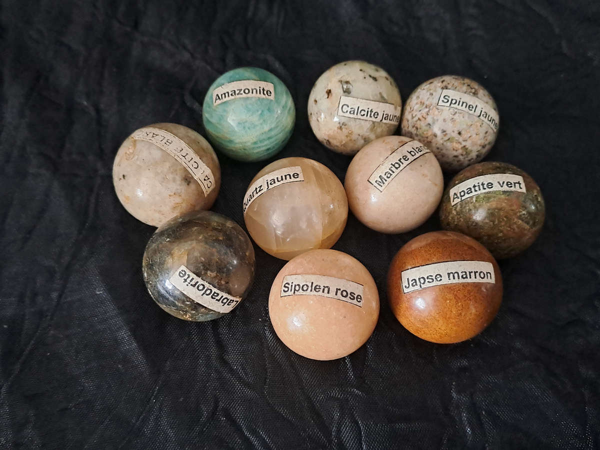 Assorted stone and gemstone marbles