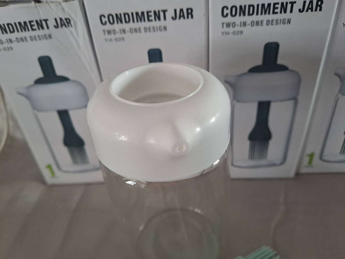 6 x glass condiment jars