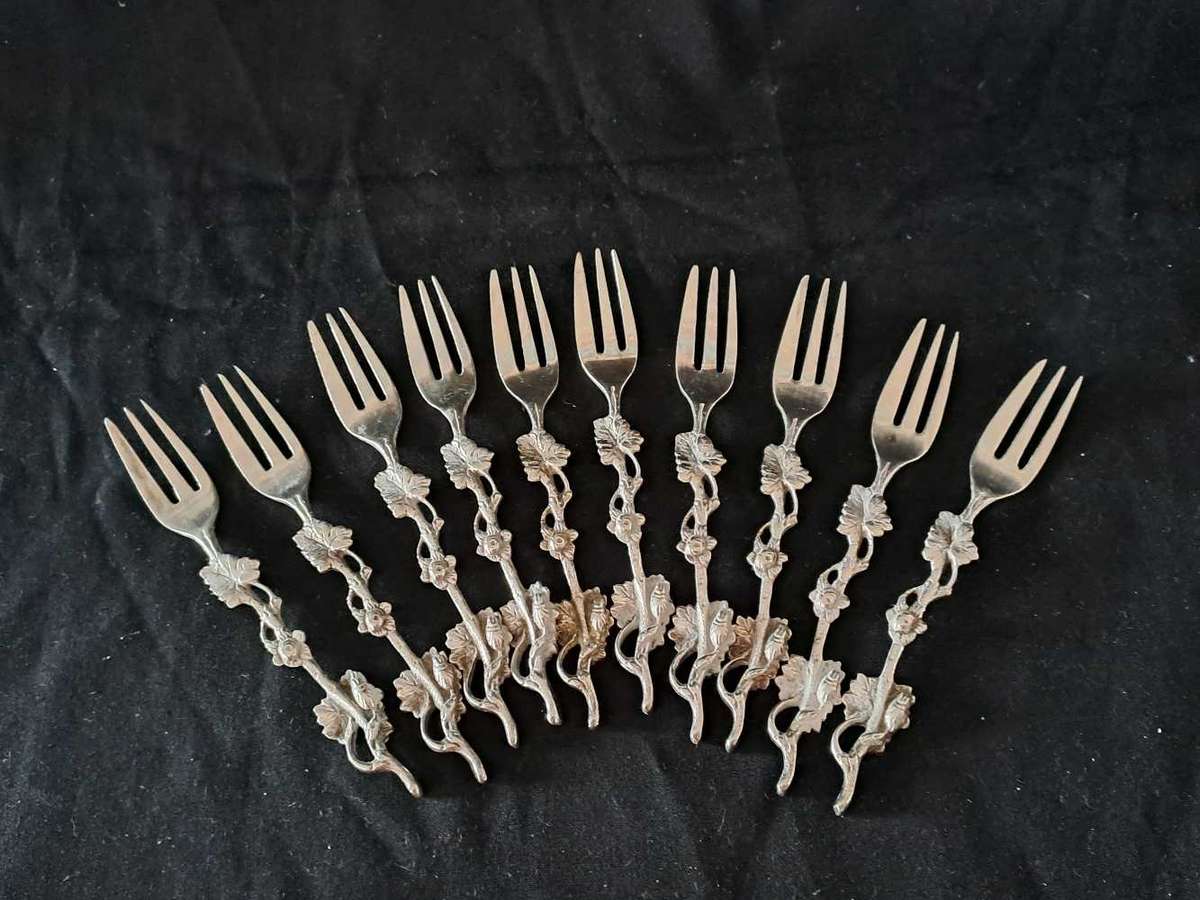 10 x E.P.N.S cake forks with flower and leaf design