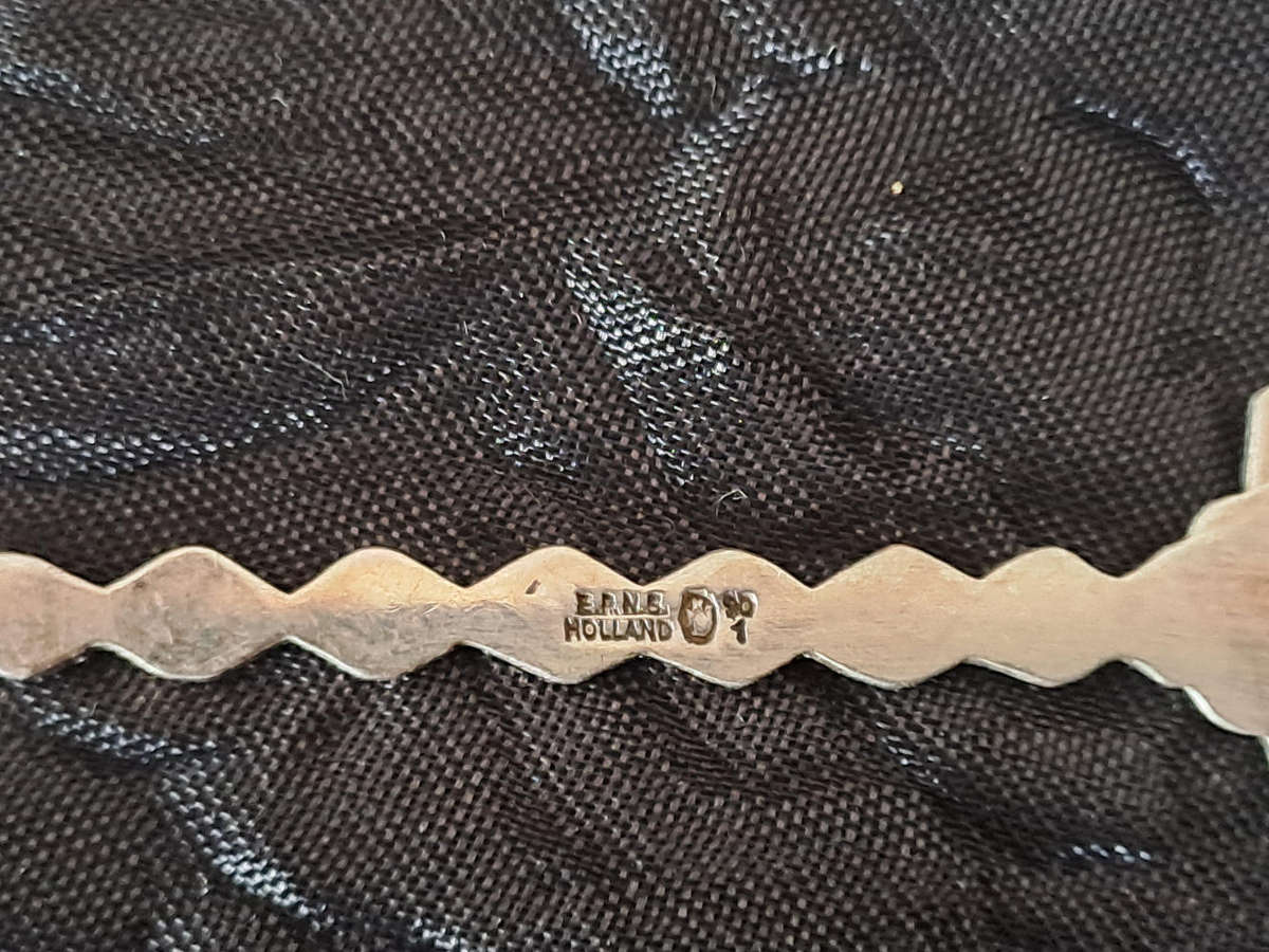 EPNS cake forks and teaspoons, small salt spoon