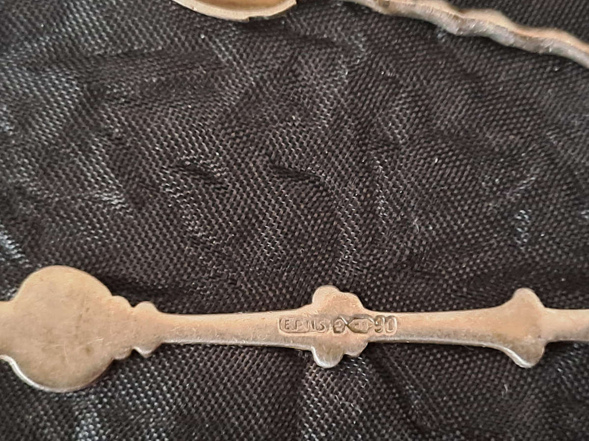 EPNS cake forks and teaspoons, small salt spoon