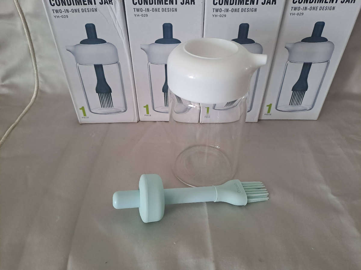 6 x glass condiment jars