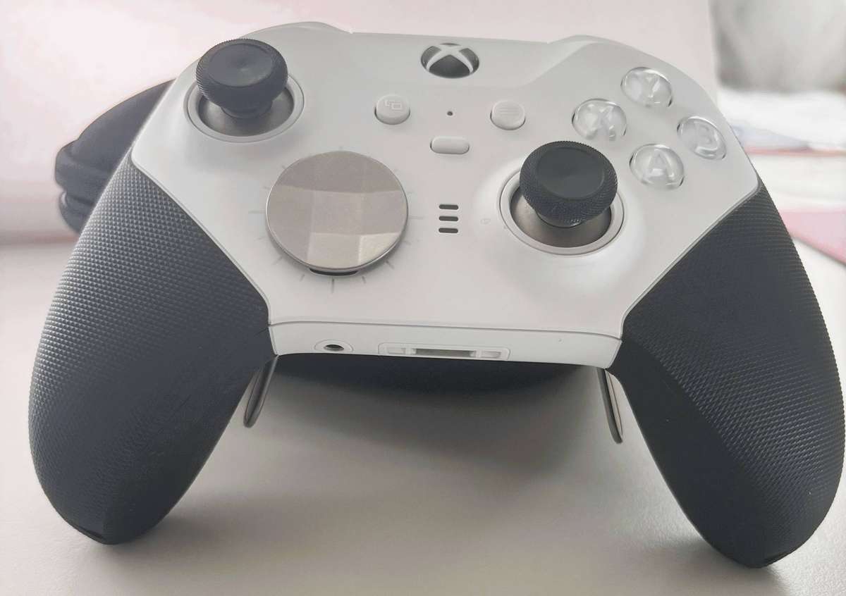 Xbox Elite Wireless Controller Series 2  Core