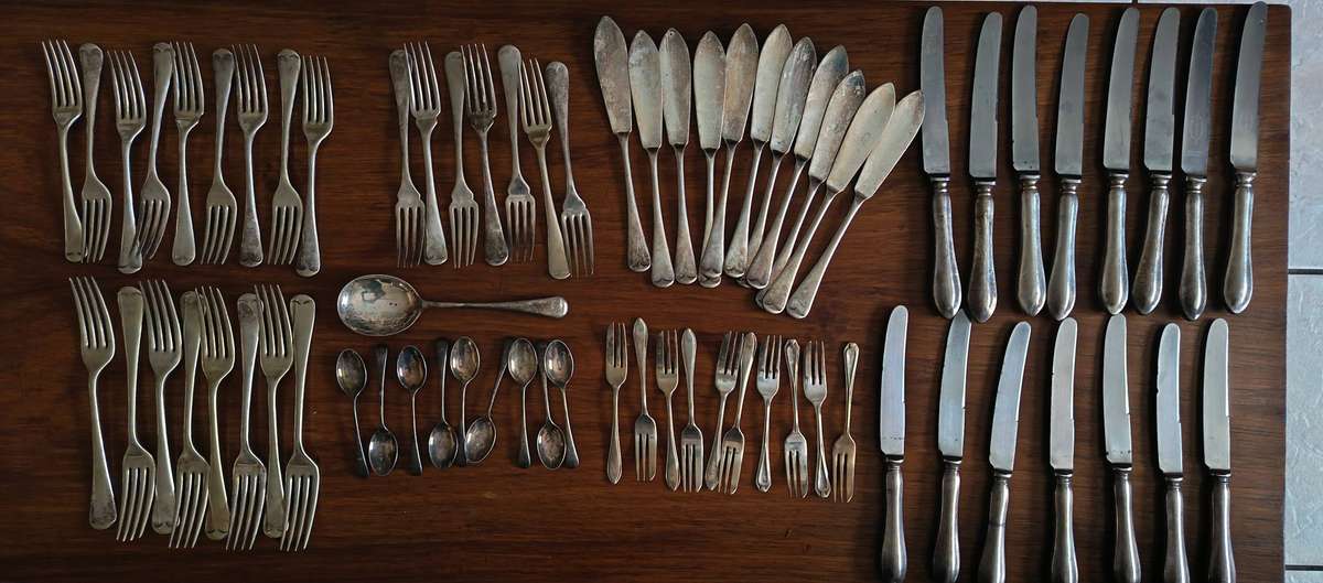 74 PC VINTAGE EPNS CUTLERY