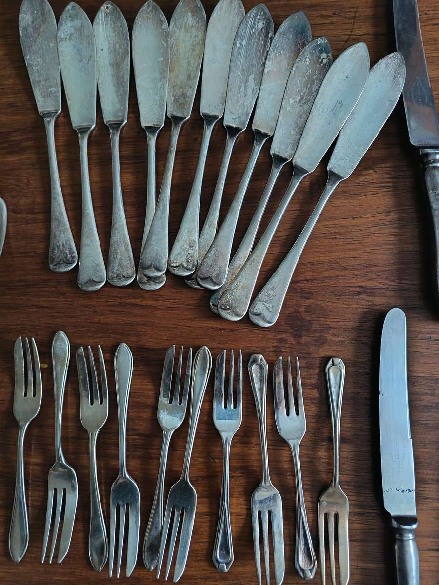74 PC VINTAGE EPNS CUTLERY