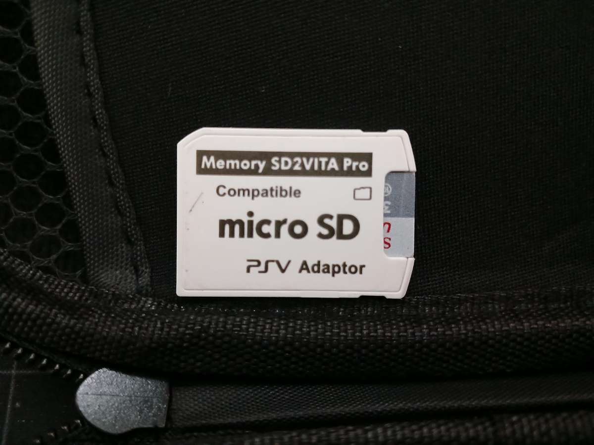 PlayStation VITA OLED (PCH-1104) - Very good condition