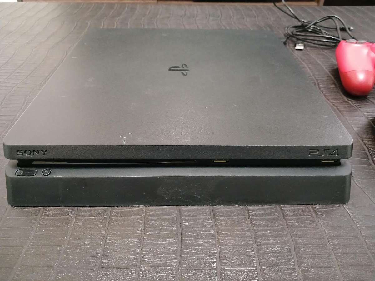 PlayStation 4 Slim (CUH-2209A) - 500GB - REGION LOCKED - READ FOR WORKAROUND