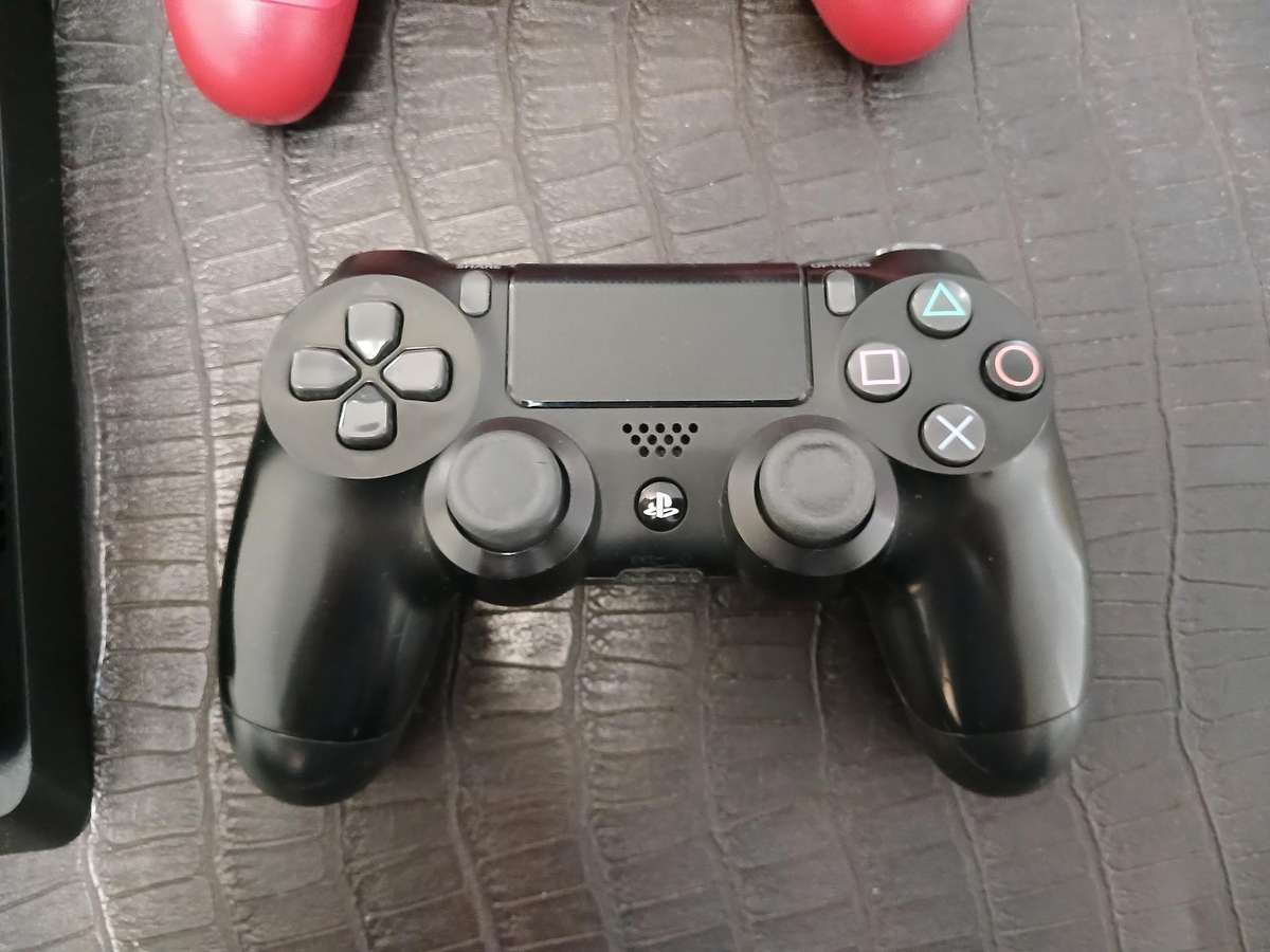 PlayStation 4 Slim (CUH-2209A) - 500GB - REGION LOCKED - READ FOR WORKAROUND