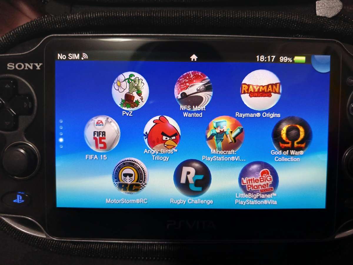 PlayStation VITA OLED (PCH-1104) - Very good condition