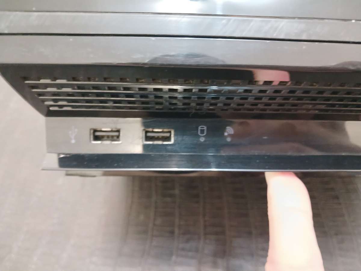 PlayStation 3 Phat (CECHL04) - 1TB HDD - 2 Wireless controllers - CFW Firmware - LOW POWER ON TIME