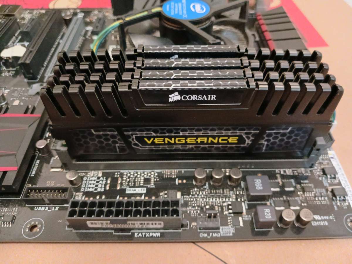 Asus H97-Pro Gamer + 16GB DDR 3 1600MHz RAM + I5-4690 CPU