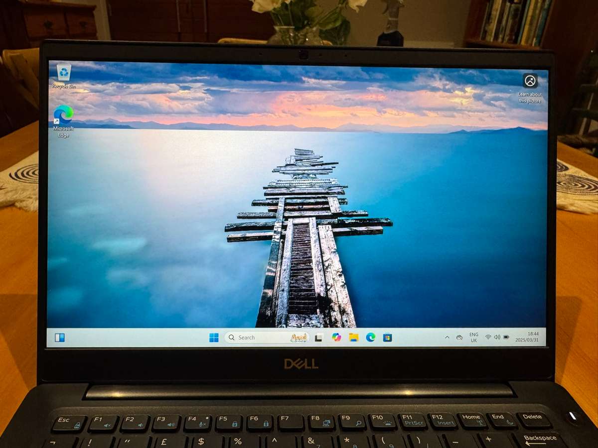 Dell Latitude 7390 Carbon Touch i5 8th Gen, FHD, Touch, 16GB RAM, 256GB SSD - Great Condition