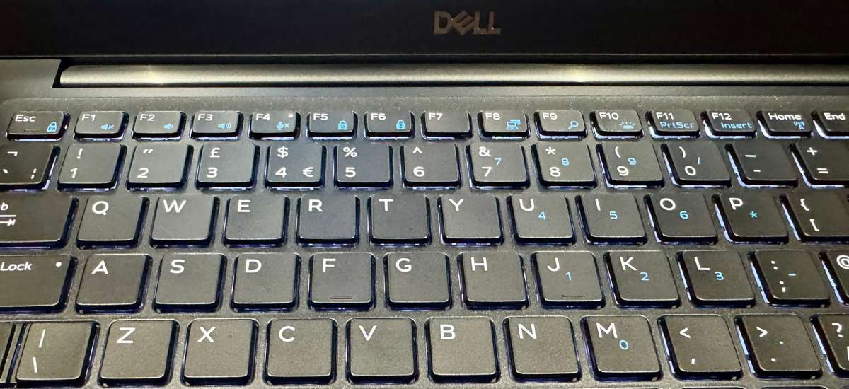 Dell Latitude 7390 Carbon Touch i5 8th Gen, FHD, Touch, 16GB RAM, 256GB SSD - Great Condition