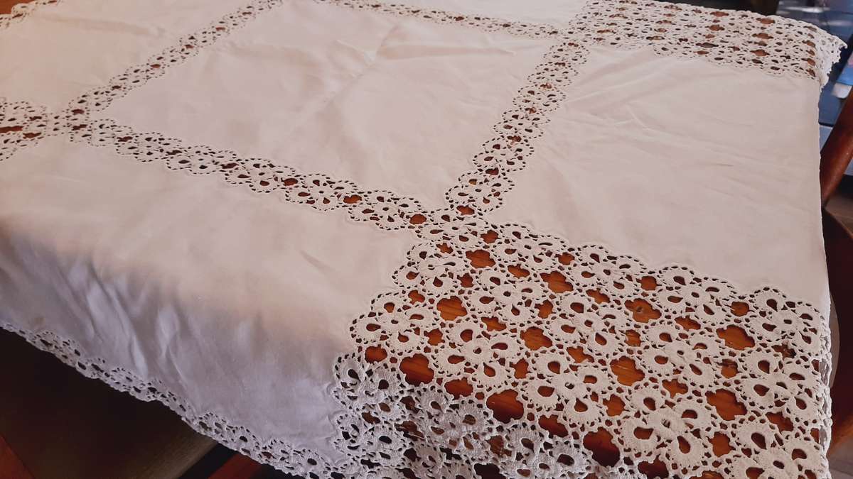 White linen tablecloth with crochet inserts - 105 x 105 cm