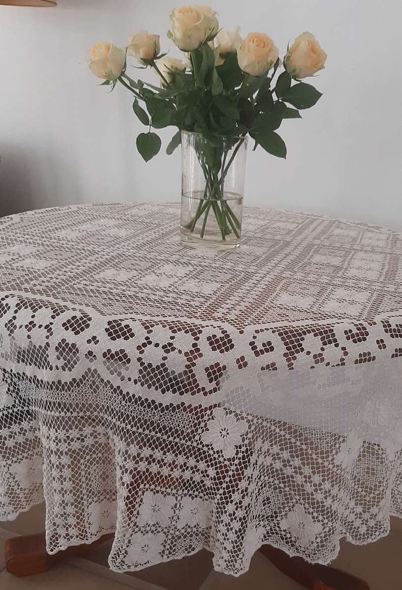 Round hand knotted lace tablecloth 190cm diameter