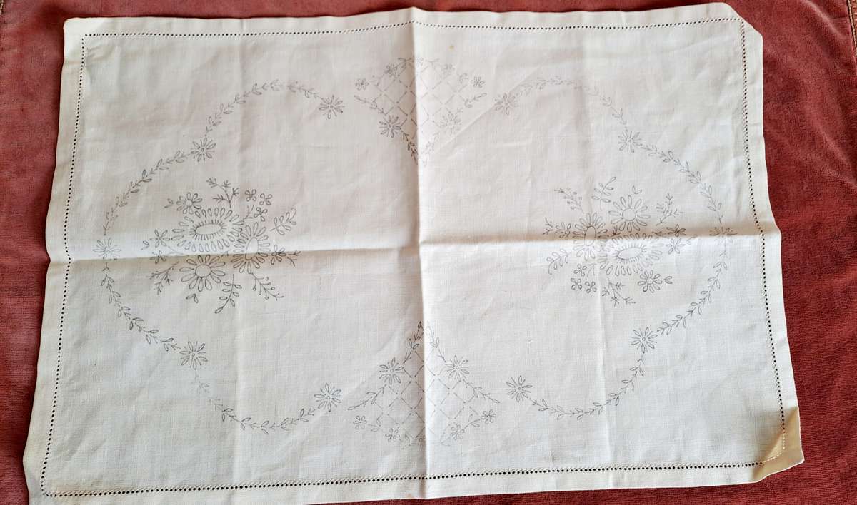 Stamped linen  tray cloth to embroider
