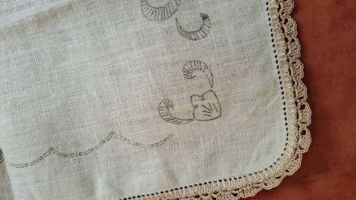 Stamped linen  tray cloth to embroider