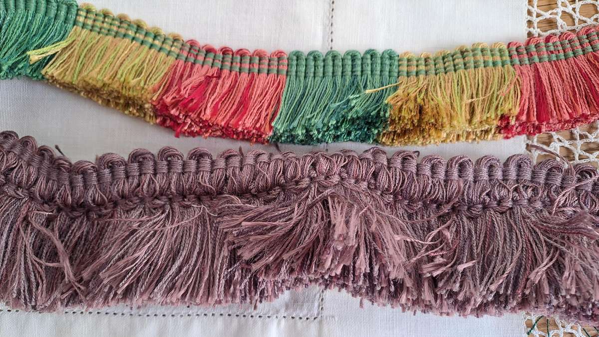 2 pieces of thick cushion fringe off remnants (1metre each)