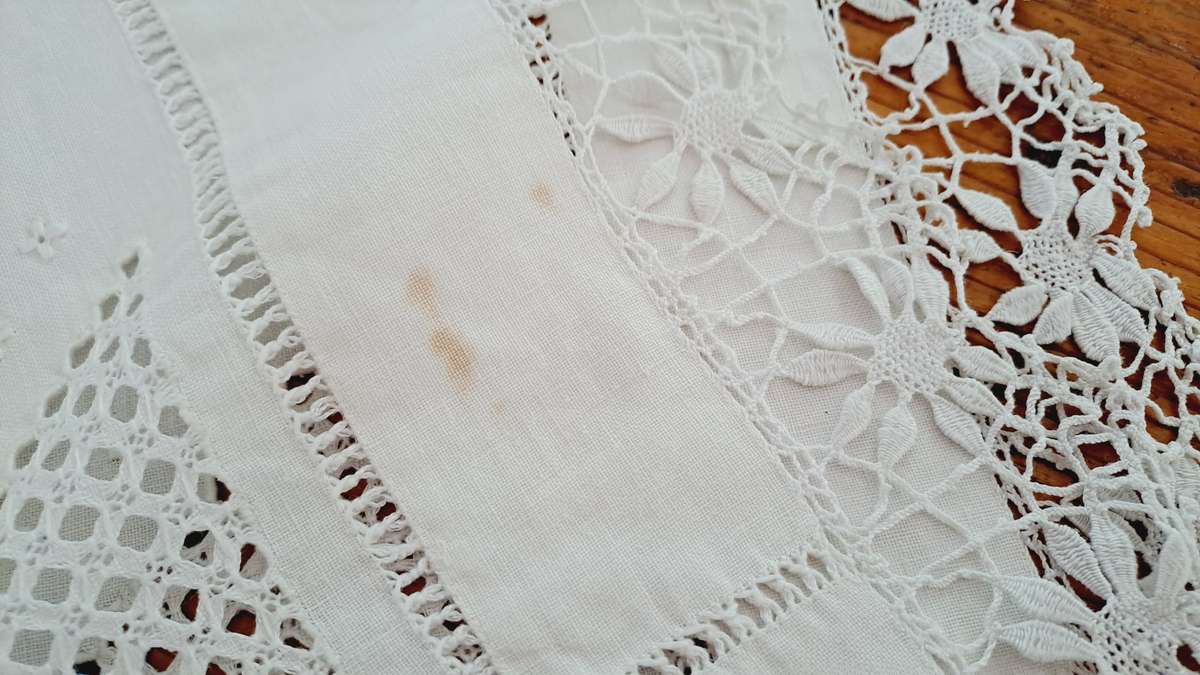 Small linen tablecloth with delicate lace border- marks - 108 x 112 cm