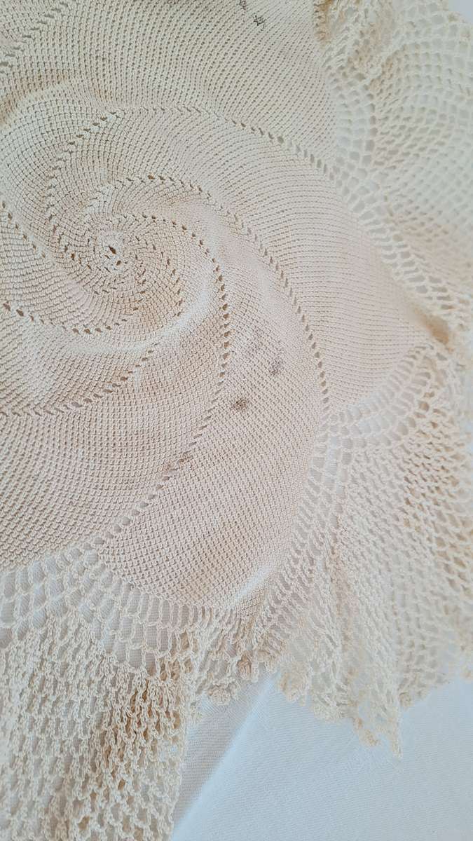 Lot of 6 doilies and crochet work for craftwork or recycling