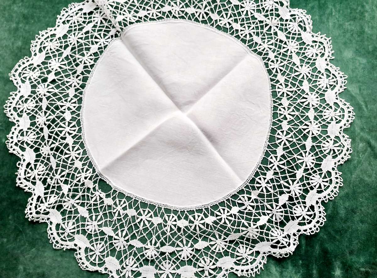 Large, stunning, lace and linen doilie -56 cm