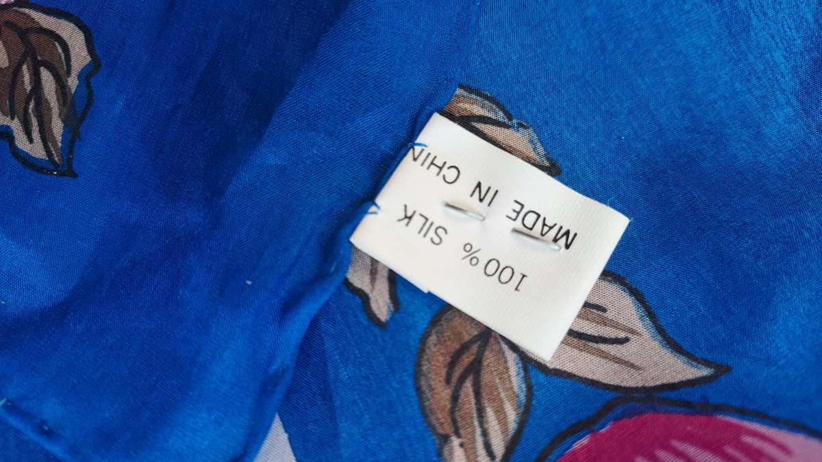 Silk scarf, made in China, 80 x 80cm - good condition