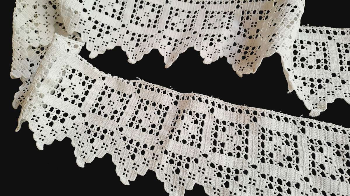 Salvaged crochet edging  - white 100 cm long, 10 cm wide - white