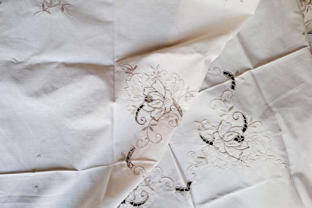 Small, cream embroidered cotton tablecloth - 80 x 80 cm