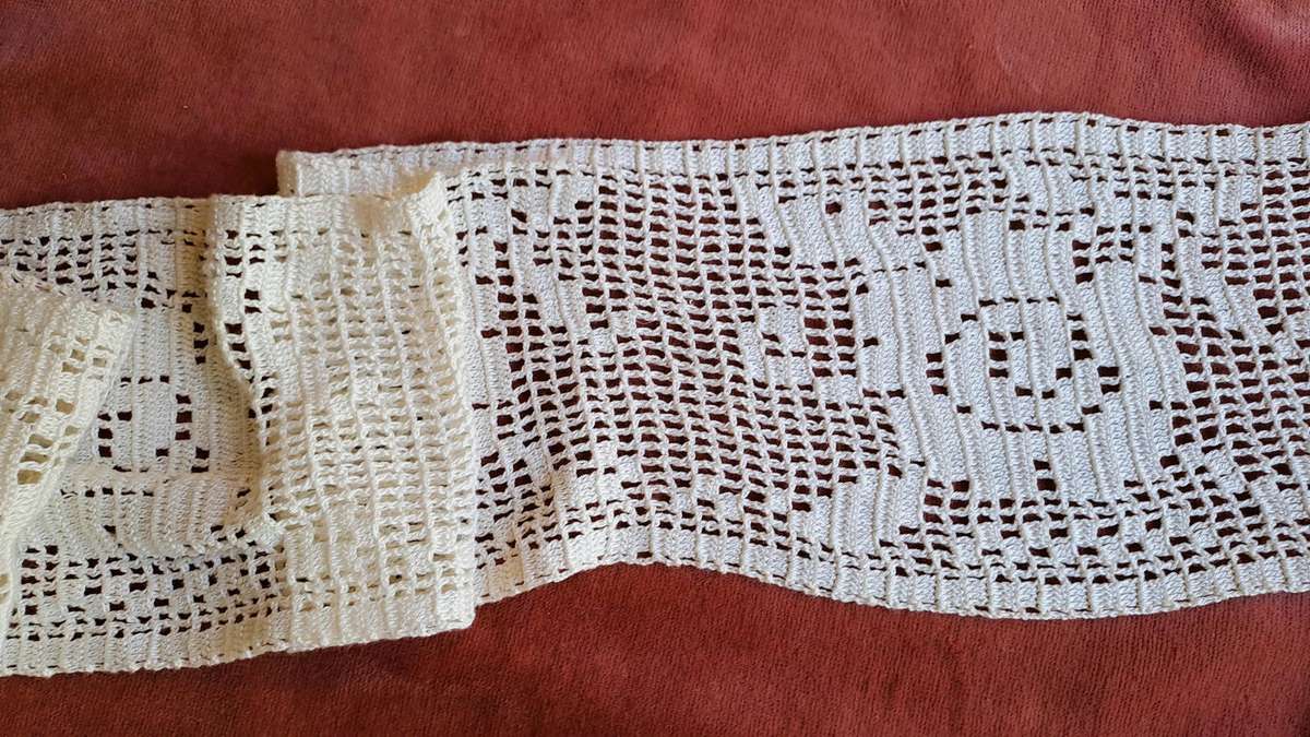 Salvaged crochet edging - cream 240cm x 12 cm