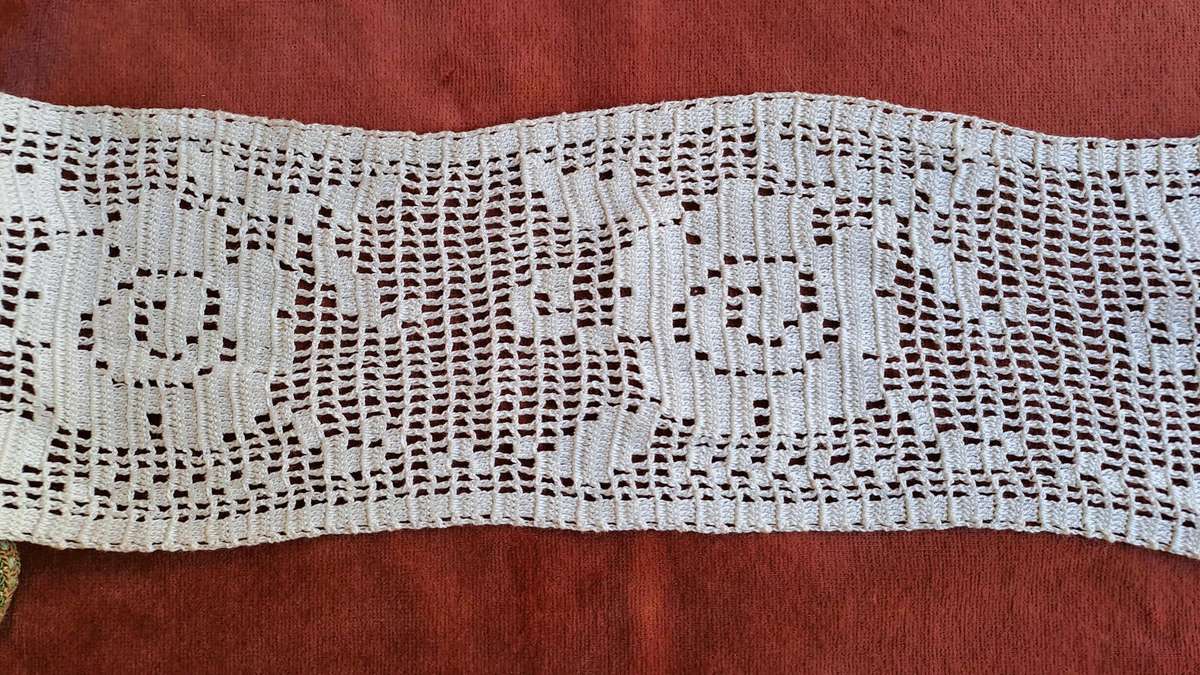 Salvaged crochet edging - cream 240cm x 12 cm