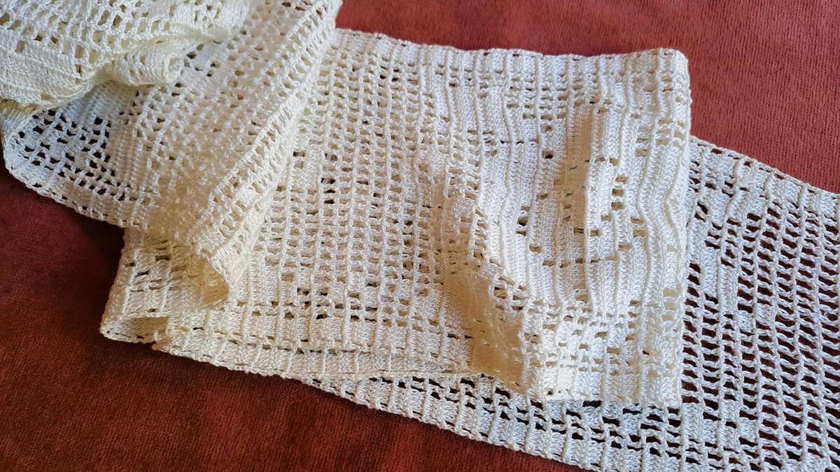 Salvaged crochet edging - cream 240cm x 12 cm