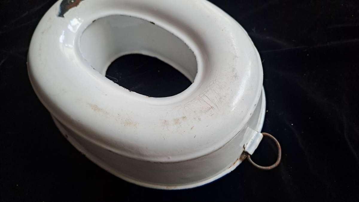 Enamel jelly mould/mold  - white and blue - 20cm length x 15w x 11 cm high