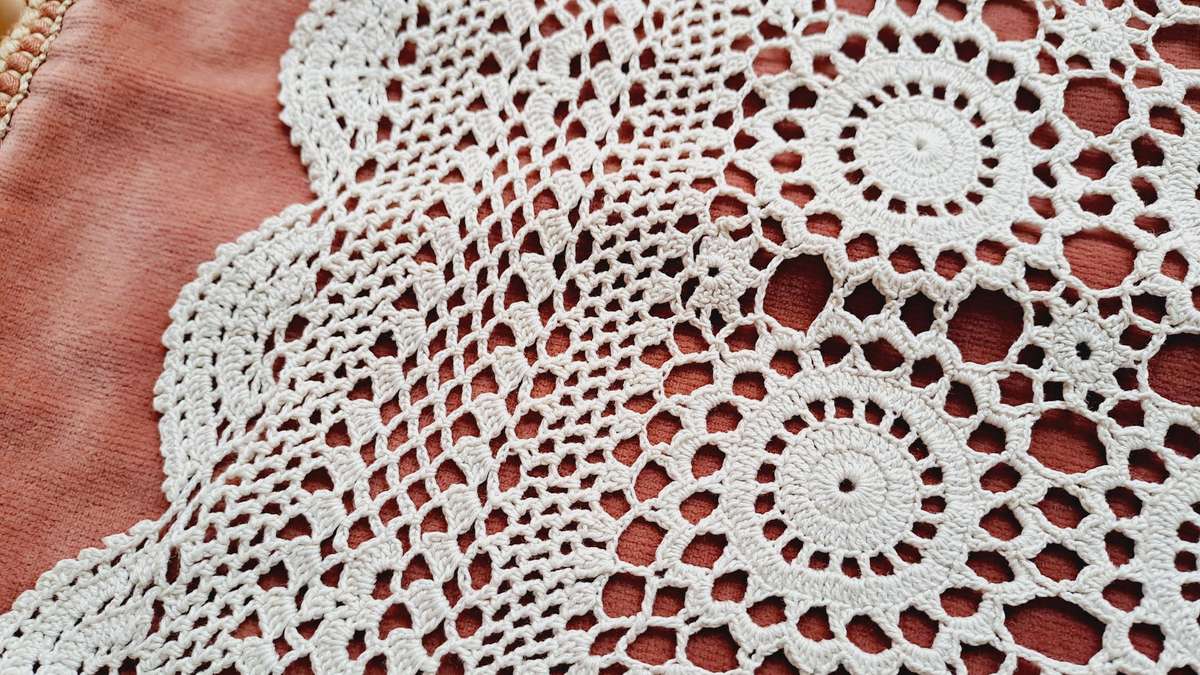 Crochet  tray cloth - cotton- beige - 50 x 33 cm