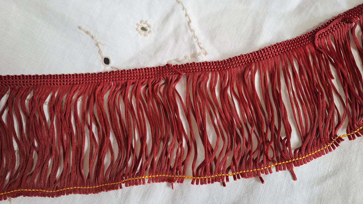 Soft vintage fringe 6 cm wide - price per metre