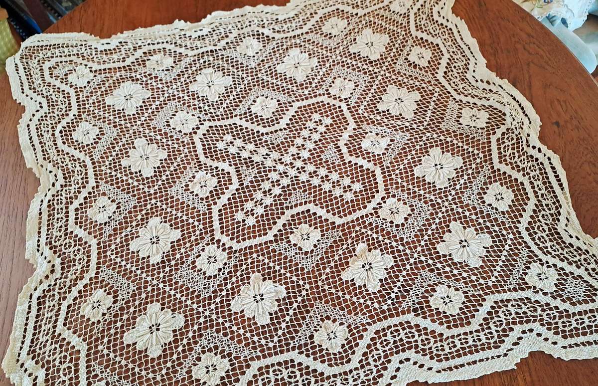 Small handknotted lace tablecloth -beige - square -  82 x 82cm