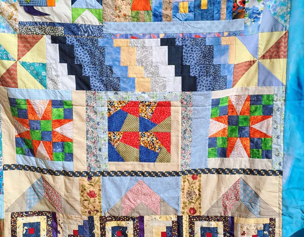 Quilt - with fleecy backing 120  x 120 cm - unused