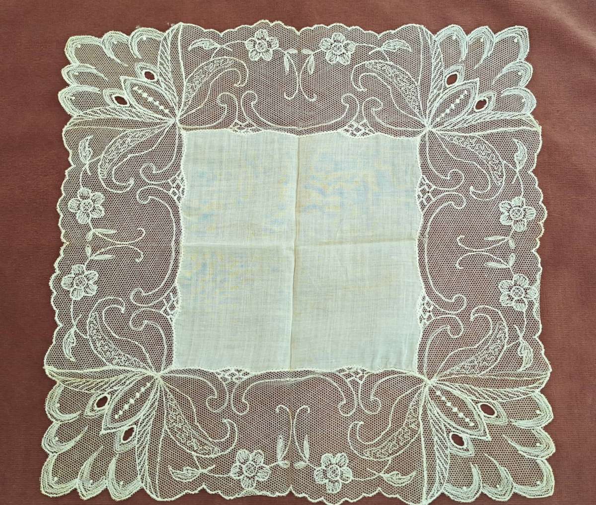 Very dainty lace handkerchief - cream colour - 27 x 27 cm