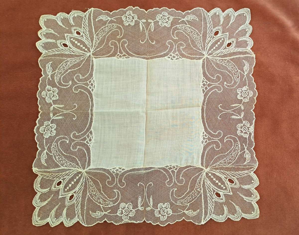 Very dainty lace handkerchief - cream colour - 27 x 27 cm