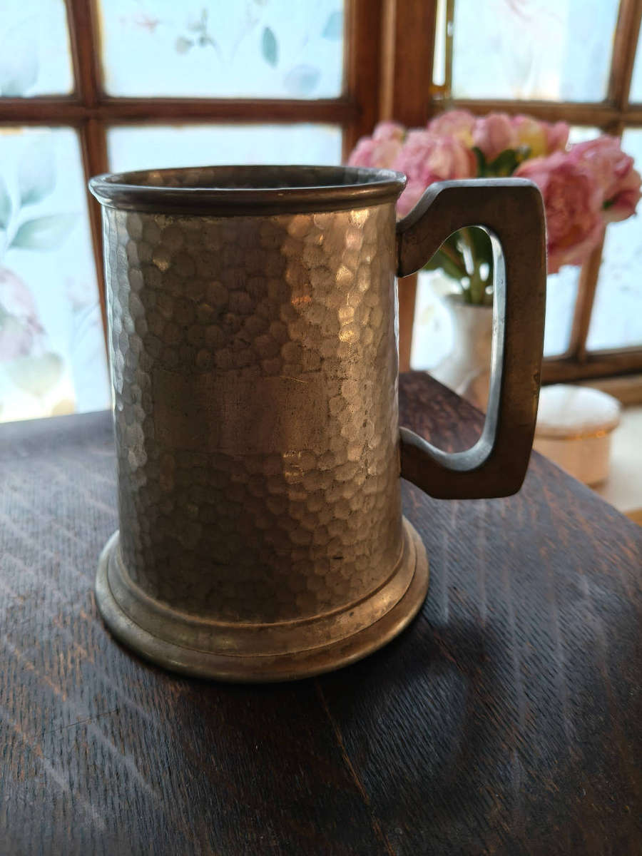 Vintage Viners English Pewter Tankard  Hammered Finish  Sheffield England