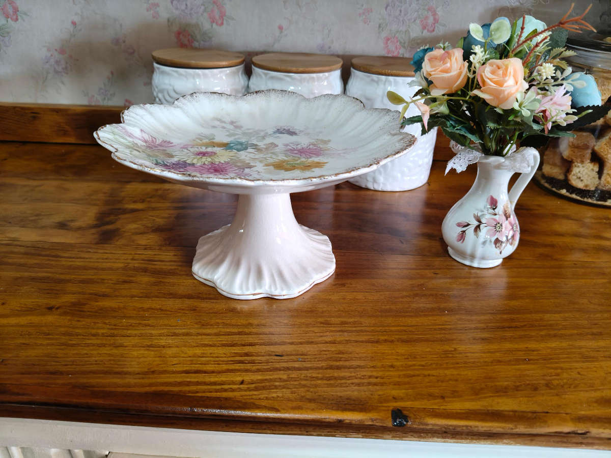 Franz Anton Mehlem Cookie server/cupcake Stand