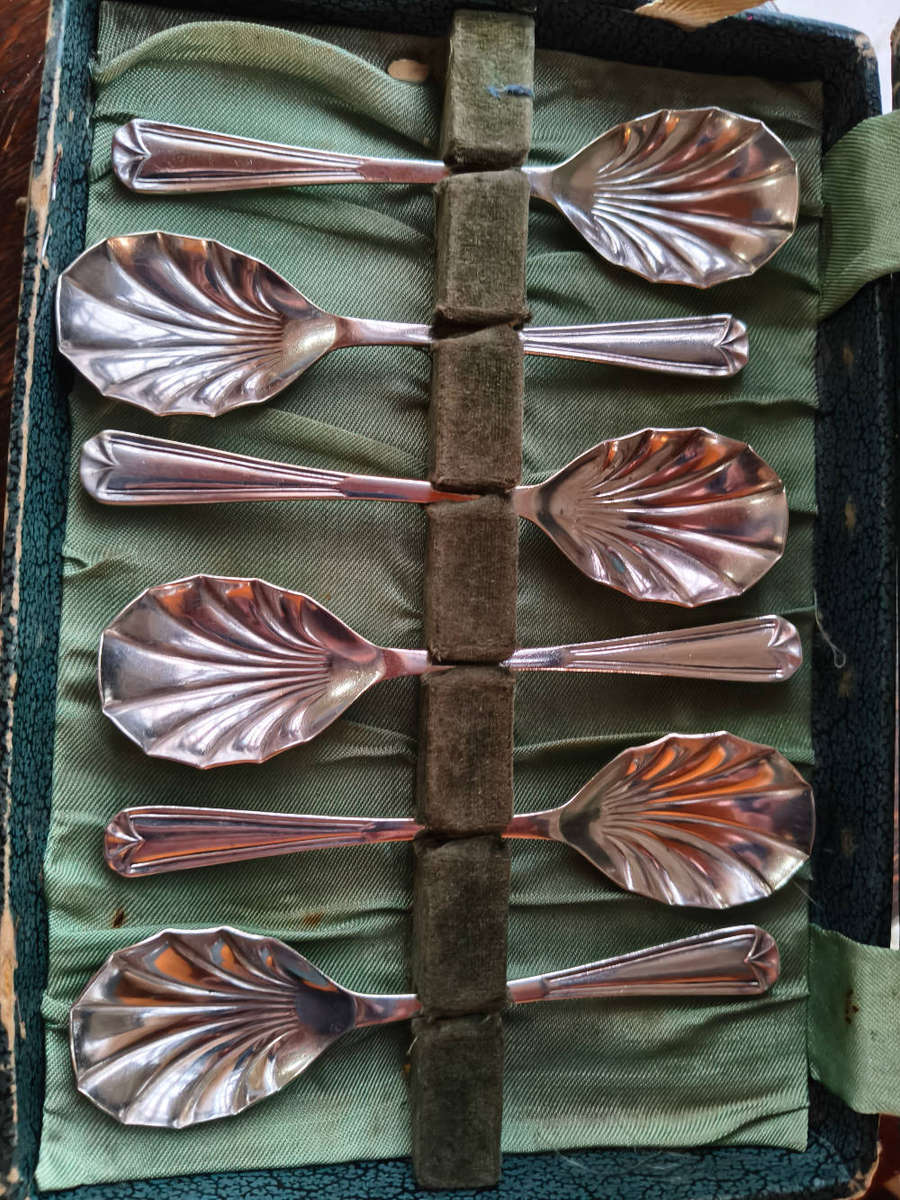 Vintage 1948 John Batt & Co Ltd EPNS A1 Silver Plated Cased Spoon Set