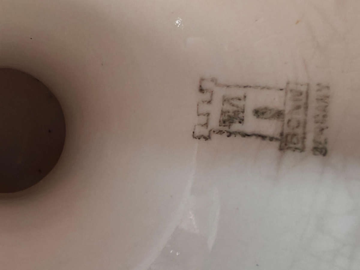 Franz Anton Mehlem Cookie server/cupcake Stand