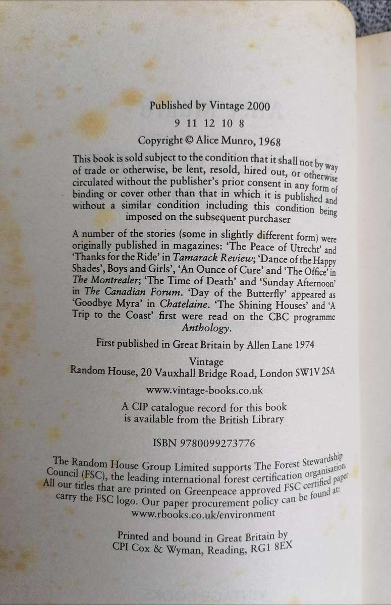 Dance of the Happy Shades by Alice Munro