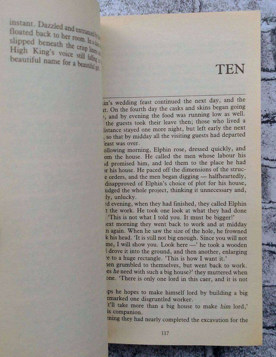Taliesin (Pendragon Cycle #1) by Stephen R. Lawhead