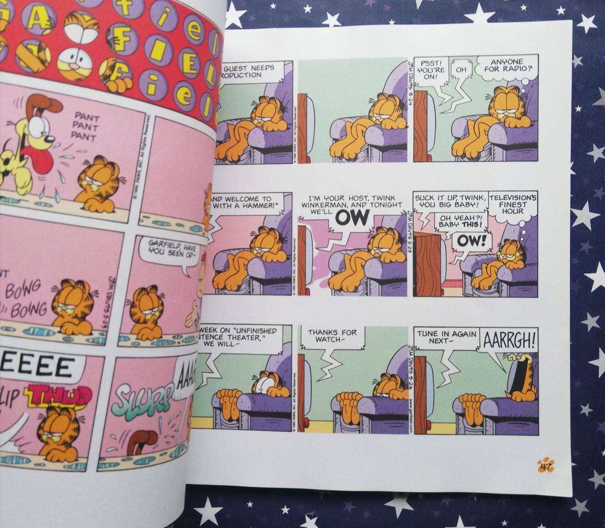 Garfield Hogs the Spotlight (His 36th Book) by Jim Davis