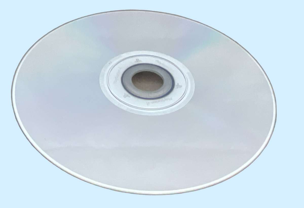 Two PlayStation 2 game demo discs with 16 demos to try out!